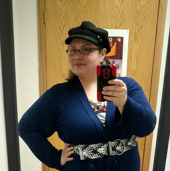 Meet your Posher, Julia - Picture 2 of 2